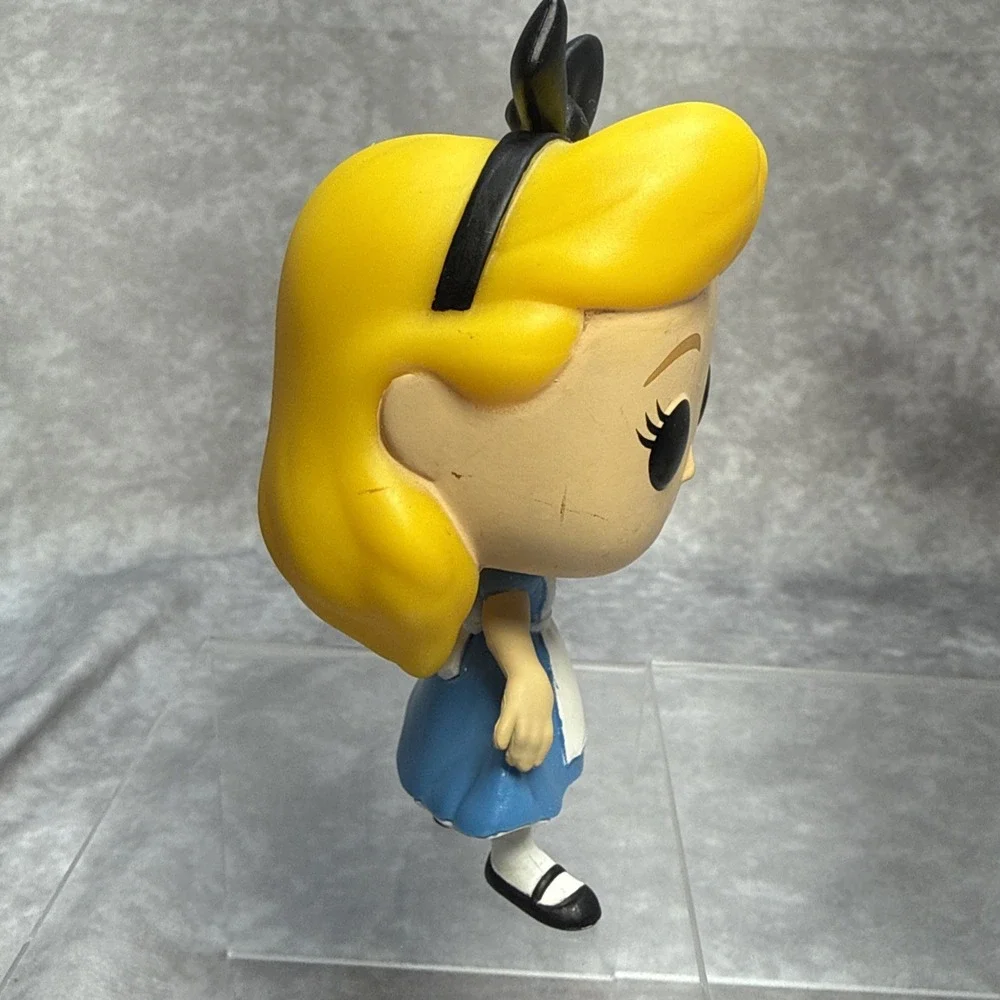 Funko Pop Alice in Wonderland Alice Curtsying‎ Metallic Cheshire Cat March Hare
